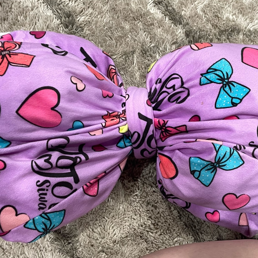 Jo-jo Bow Pillow